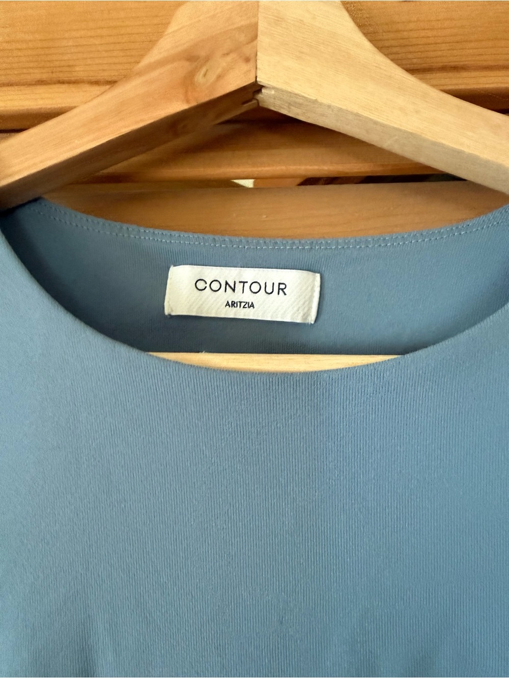Aritzia Contour Long sleeve crewneck, size M, colour blue - Picture 3 of 4